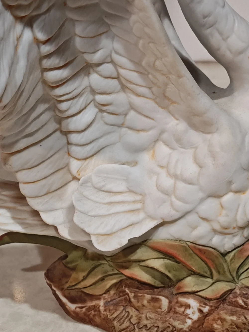 Vintage Cottagecore 1987 Homco Swan Porcelain Figurine on Wooden Base EC!